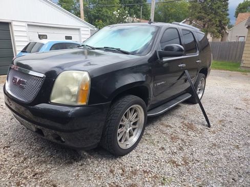 Used 2007 GMC Yukon Denali AWD/4WD image 2