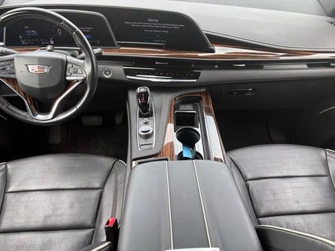 Used 2023 Cadillac Escalade Premium Luxury image 10