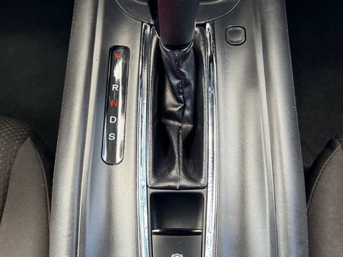 Used 2016 Honda HR-V EX image 37