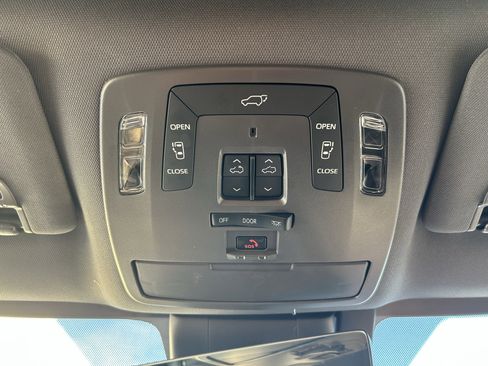 Certified 2024 Toyota Sienna Platinum image 38