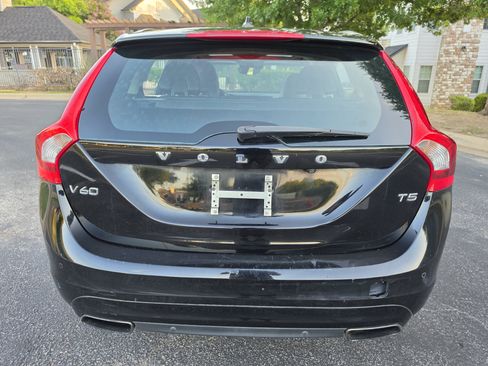 Used 2016 Volvo V60 T5 Platinum w/ Climate Package FWD image 6