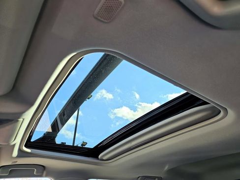 Used 2024 Toyota RAV4 XLE Premium image 8