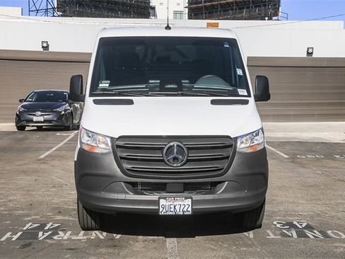 Used 2025 Mercedes-Benz Sprinter 2500 image 3