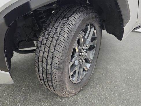 Used 2022 Toyota Tundra Platinum w/ Advanced Package image 28