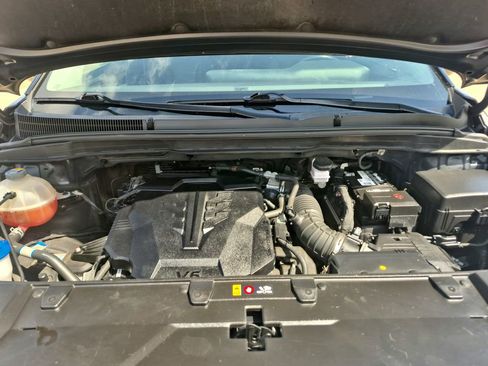 Used 2022 Kia Carnival LX FWD image 35