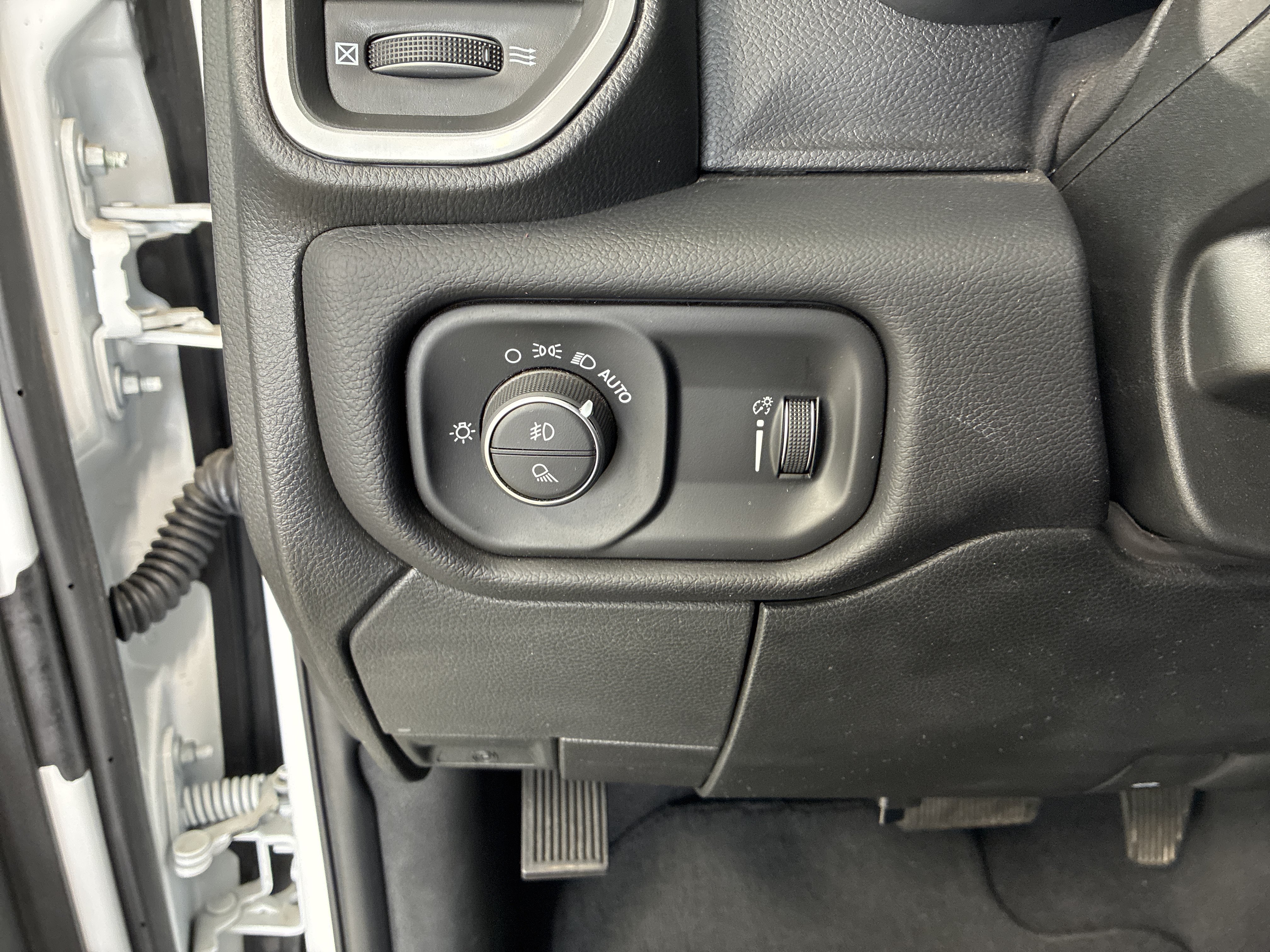 Certified 2025 RAM 2500 Big Horn AWD/4WD image 22