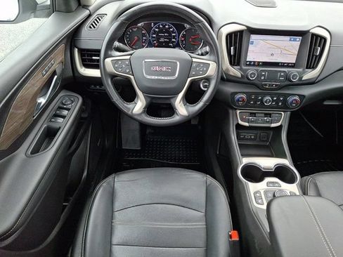 Used 2022 GMC Terrain Denali w/ Denali Premium Package AWD/4WD image 14