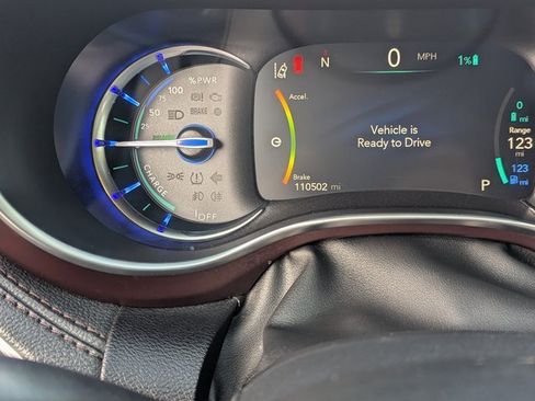 Used 2020 Chrysler Pacifica Limited image 20