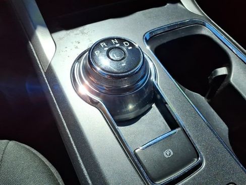 Used 2020 Ford Fusion SE FWD image 25