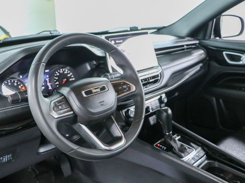 Used 2022 Jeep Compass Latitude FWD image 22