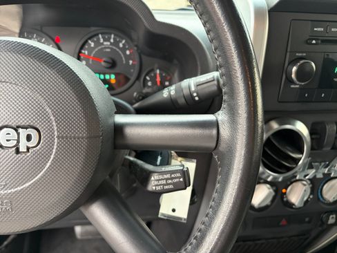 Used 2009 Jeep Wrangler X AWD/4WD image 14