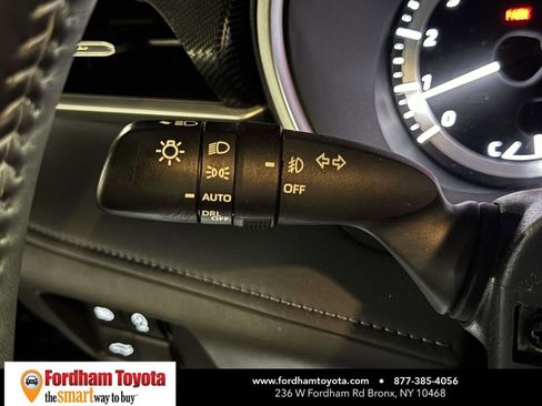 Used 2024 Toyota Highlander XSE AWD/4WD image 21