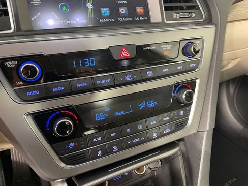 Used 2015 Hyundai Sonata Limited w/ Option Group 06 FWD image 8