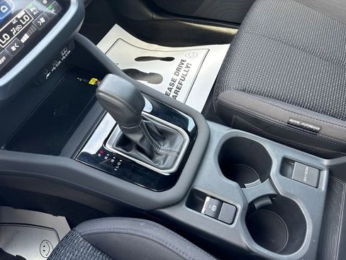 Certified 2025 Subaru Forester Premium AWD/4WD image 17
