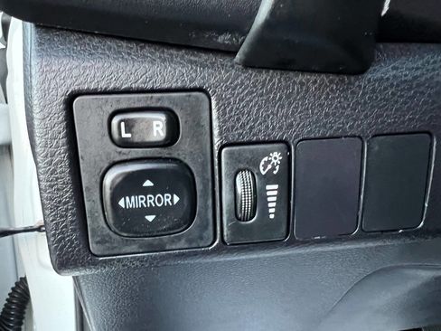 Used 2017 Toyota Corolla L w/ Carpet Mat Package (TMS) image 19