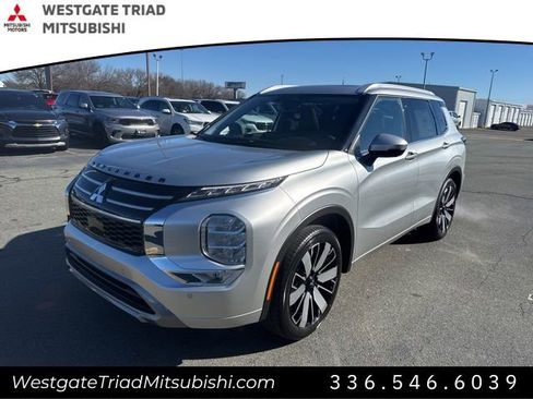 New 2026 Mitsubishi Outlander SEL FWD image 3