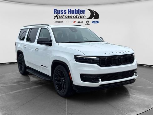 Used 2024 Jeep Wagoneer Series II w/ Convenience Group I AWD/4WD image 9