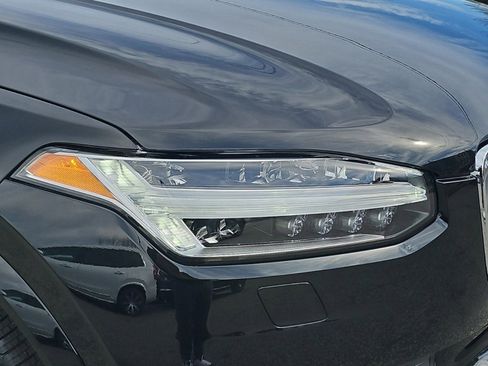 New 2024 Volvo XC90 T8 Plus w/ Protection Package Premier image 10