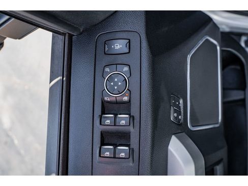 Used 2019 Ford F250 Lariat w/ Lariat Value Package image 7