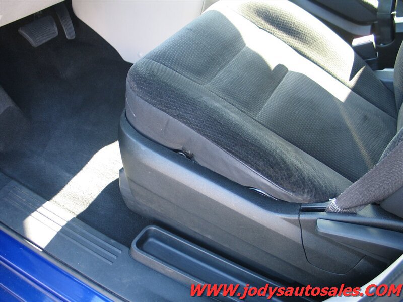 Used 2018 Dodge Grand Caravan SE w/ UConnect Hands-Free Group FWD image 4