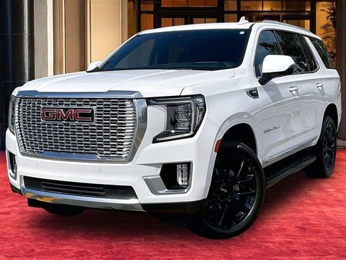 Used 2024 GMC Yukon Denali w/ Advanced Technology Package image 1