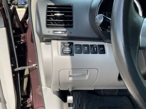 Used 2013 Toyota Highlander SE AWD/4WD image 16