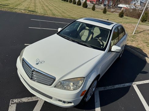 Used 2010 Mercedes-Benz C 300 Sedan image 14
