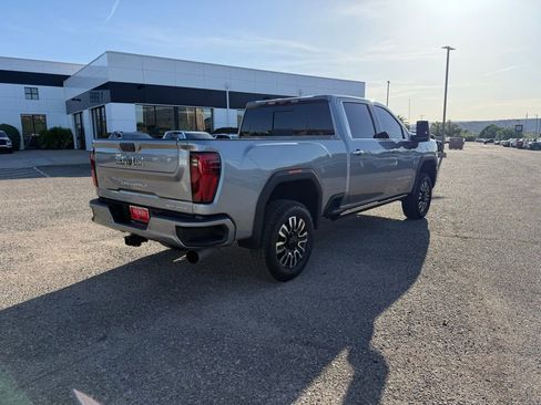 Used 2025 GMC Sierra 3500 Denali Ultimate AWD/4WD image 5