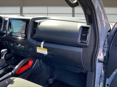Used 2024 Nissan Frontier PRO-4X w/ Off-Road Protection Package AWD/4WD image 17