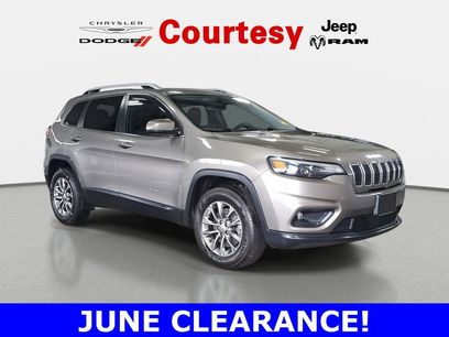 Used 2020 Jeep Cherokee Latitude Plus w/ Comfort/Convenience Group