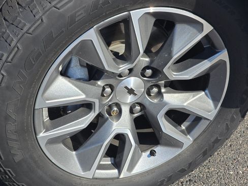 Used 2022 Chevrolet Silverado 1500 RST AWD/4WD image 15