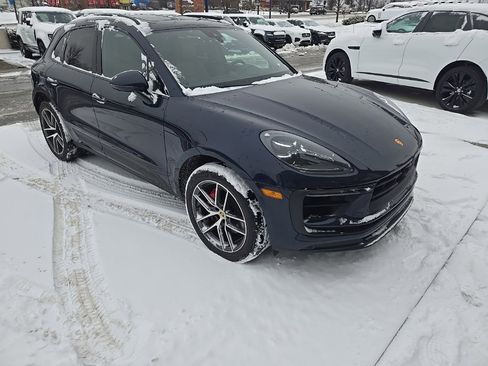 Used 2023 Porsche Macan S w/ Sport Chrono Package image 3