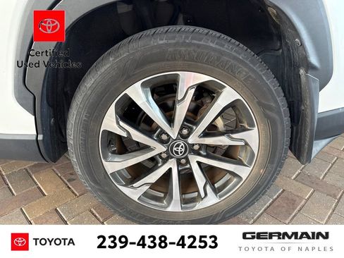 Used 2023 Toyota Corolla Cross XLE w/ Convenience Package FWD image 10