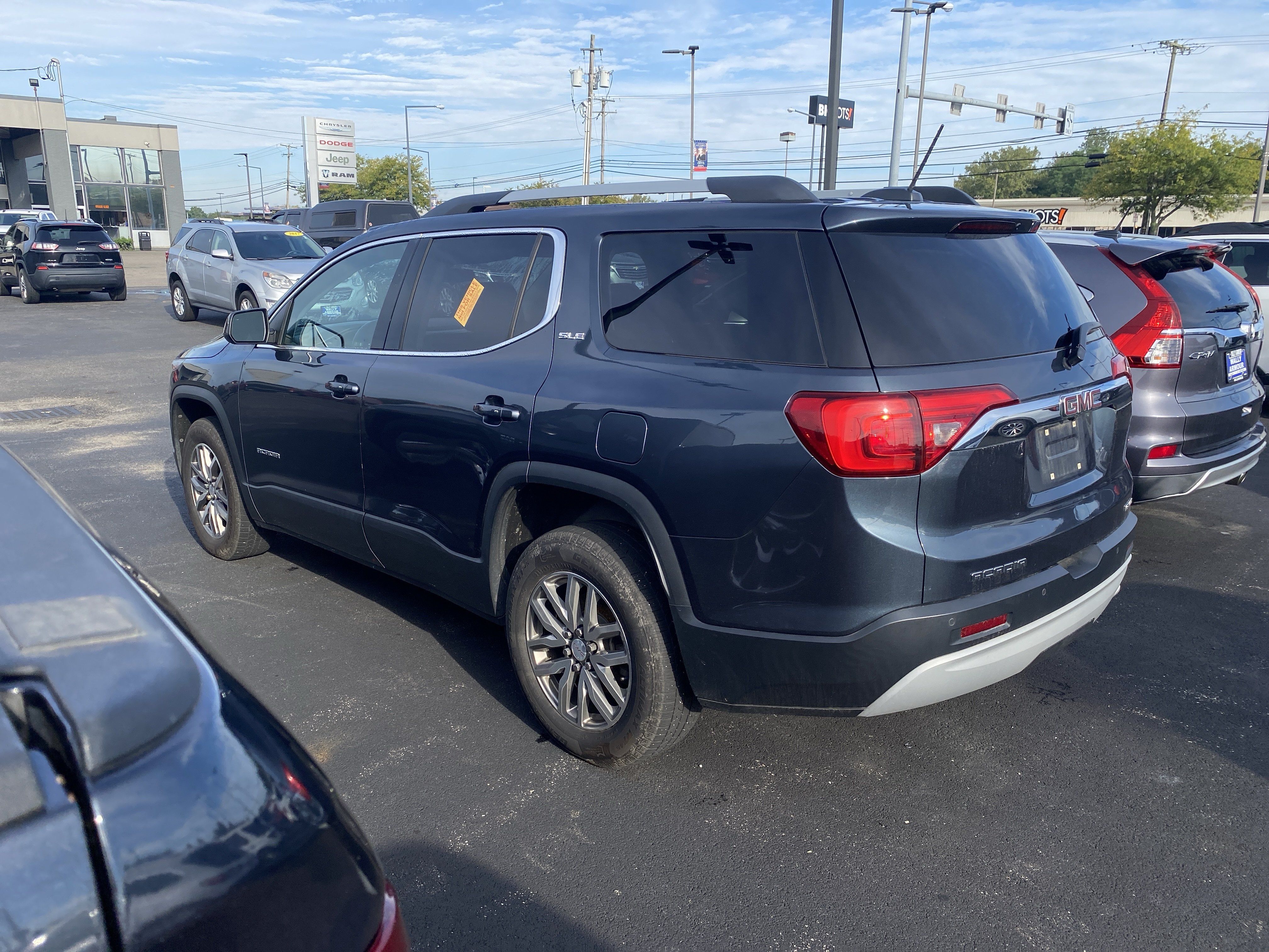 Used 2019 GMC Acadia SLE w/ Driver Alert Package I AWD/4WD image 3