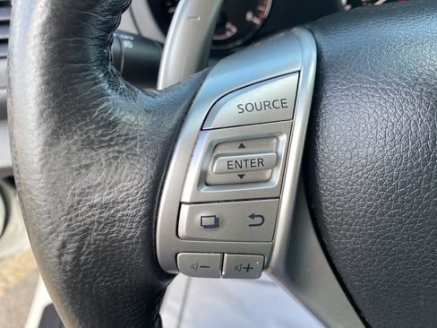 Used 2016 Nissan Altima 3.5 SL FWD image 18