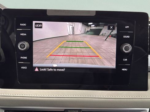 Used 2025 Volkswagen Taos SE image 25