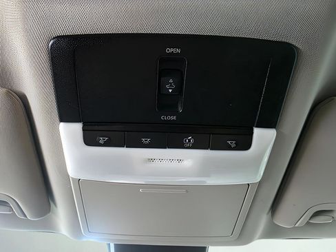 Certified 2025 Nissan Altima 2.5 SR w/ SR Premium Package FWD image 18