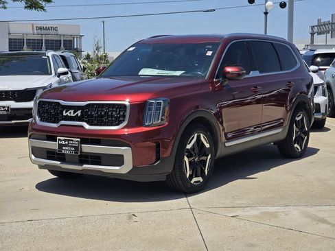 Certified 2023 Kia Telluride EX w/ EX Captain's Chair Package FWD image 2