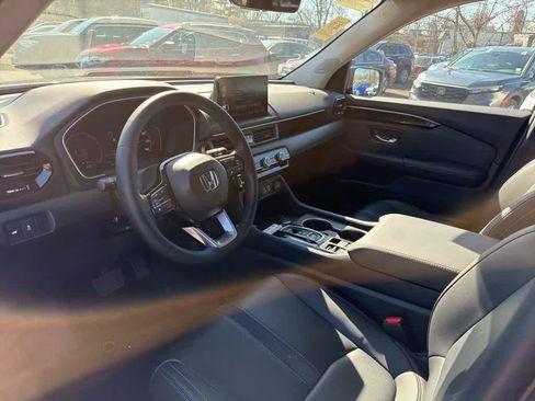 Used 2025 Honda Pilot Touring image 33
