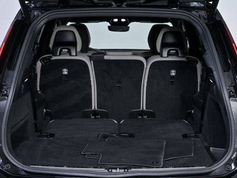 Certified 2025 Volvo XC90 B6 Plus image 33