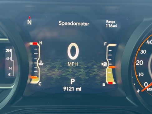 Used 2024 Jeep Gladiator Rubicon w/ Technology Group image 20