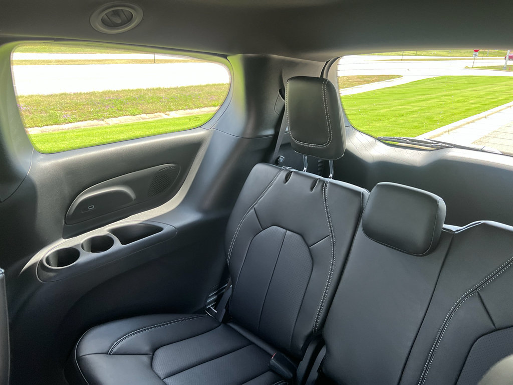 New 2027 Chrysler Pacifica Select w/ Family Tech Group FWD image 20
