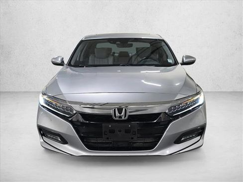 Used 2018 Honda Accord Touring image 2