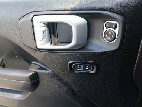 Used 2020 Jeep Wrangler Sport image 17