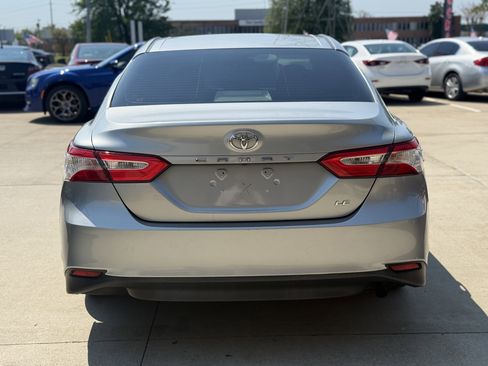 Used 2018 Toyota Camry LE image 6