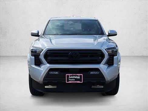 Used 2025 Toyota Tacoma SR5 AWD/4WD image 2