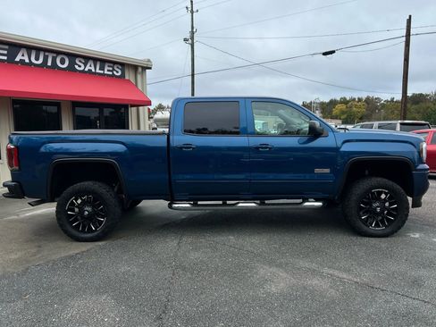 Used 2018 GMC Sierra 1500 SLT w/ All Terrain Package image 7