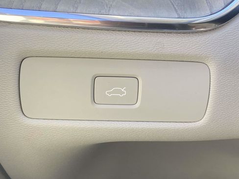 Certified 2023 Volvo XC60 B5 Plus w/ Climate Package image 22