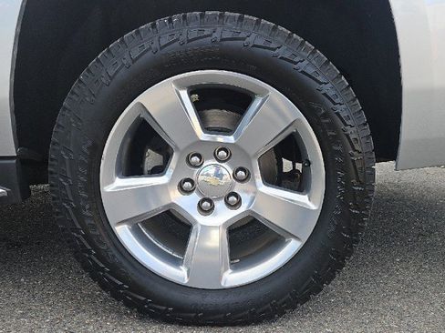 Used 2020 Chevrolet Suburban Premier image 31