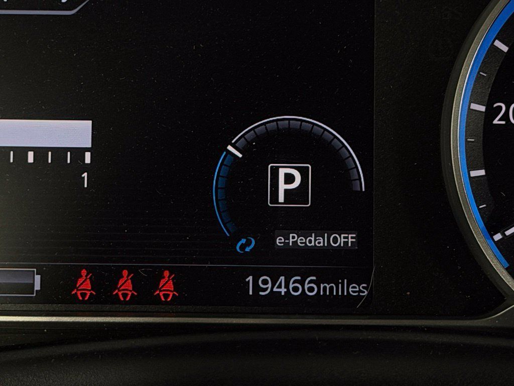Used 2025 Nissan Leaf S FWD image 16